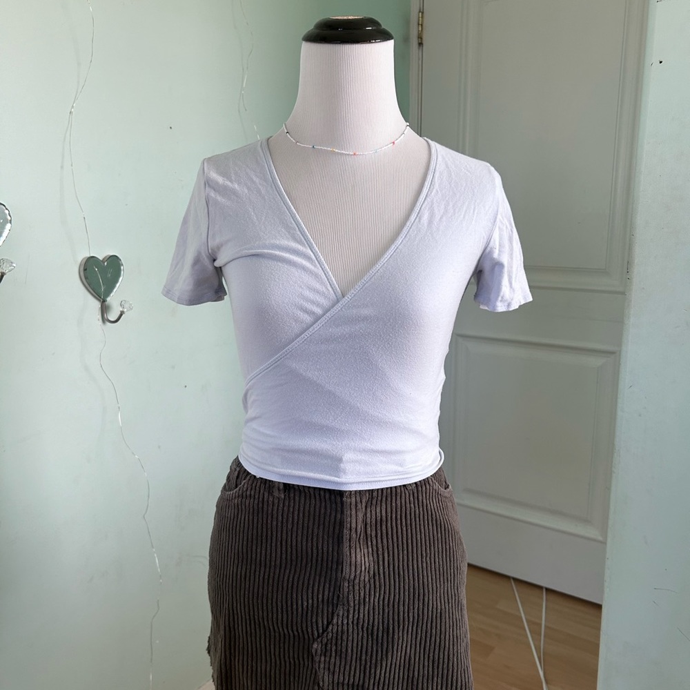 Hollister Soft Light Blue Wrap Front Tie-Up T-Shirt - Picture 6 of 7